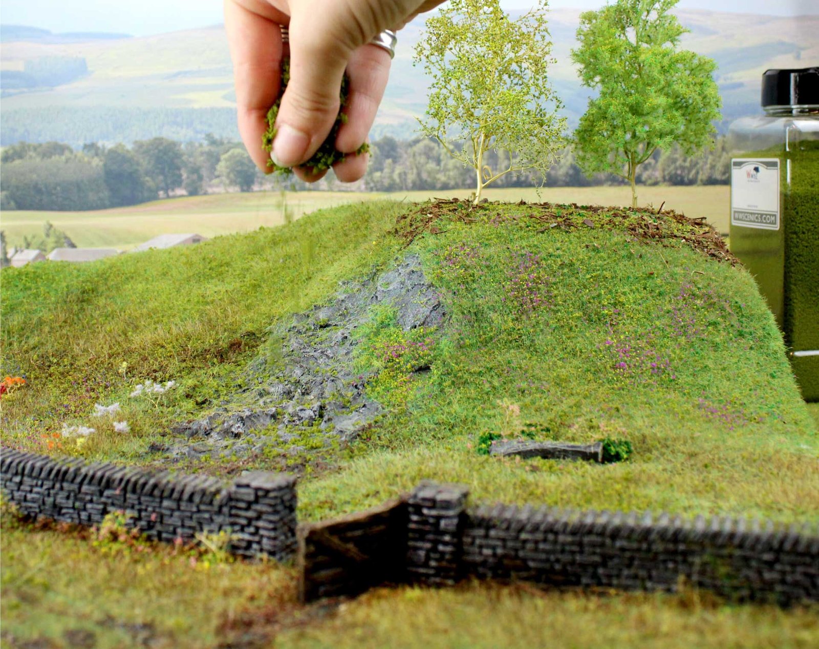 Make a diorama Static Grass Applicator for under 10 dollars 